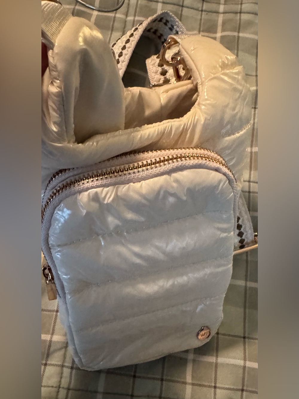 NWT Wander Full Shiny Glossy Cream Crossbody Water Bottle Holder - Picture 9 of 9